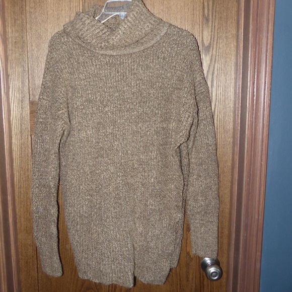 Brown turtleneck sweater - Picture 1 of 5